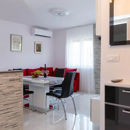 Apartament Star *